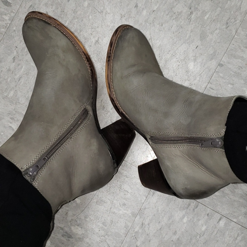 Gray Ankle Boots - image 4